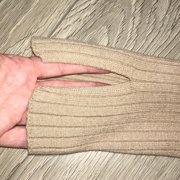 Asymmetrical Ribbed Pullover - Picture 2 of 5
